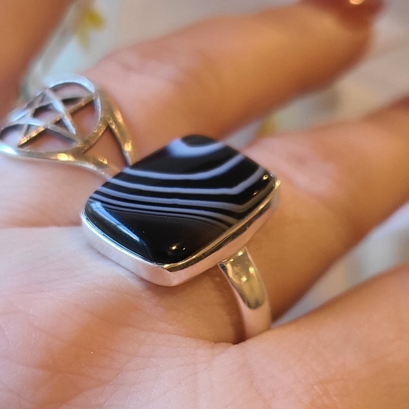Black Bullseye Botswana Agate in Sterling Silver 8.5 - Picture 5 of 5